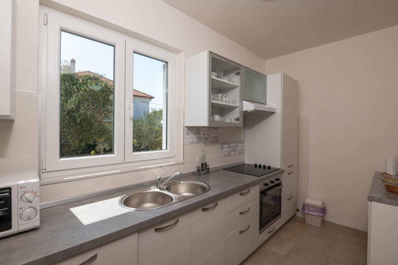 Modern Apartment Edda - Quiet Area - Close To Old Town And Beaches Zara Esterno foto