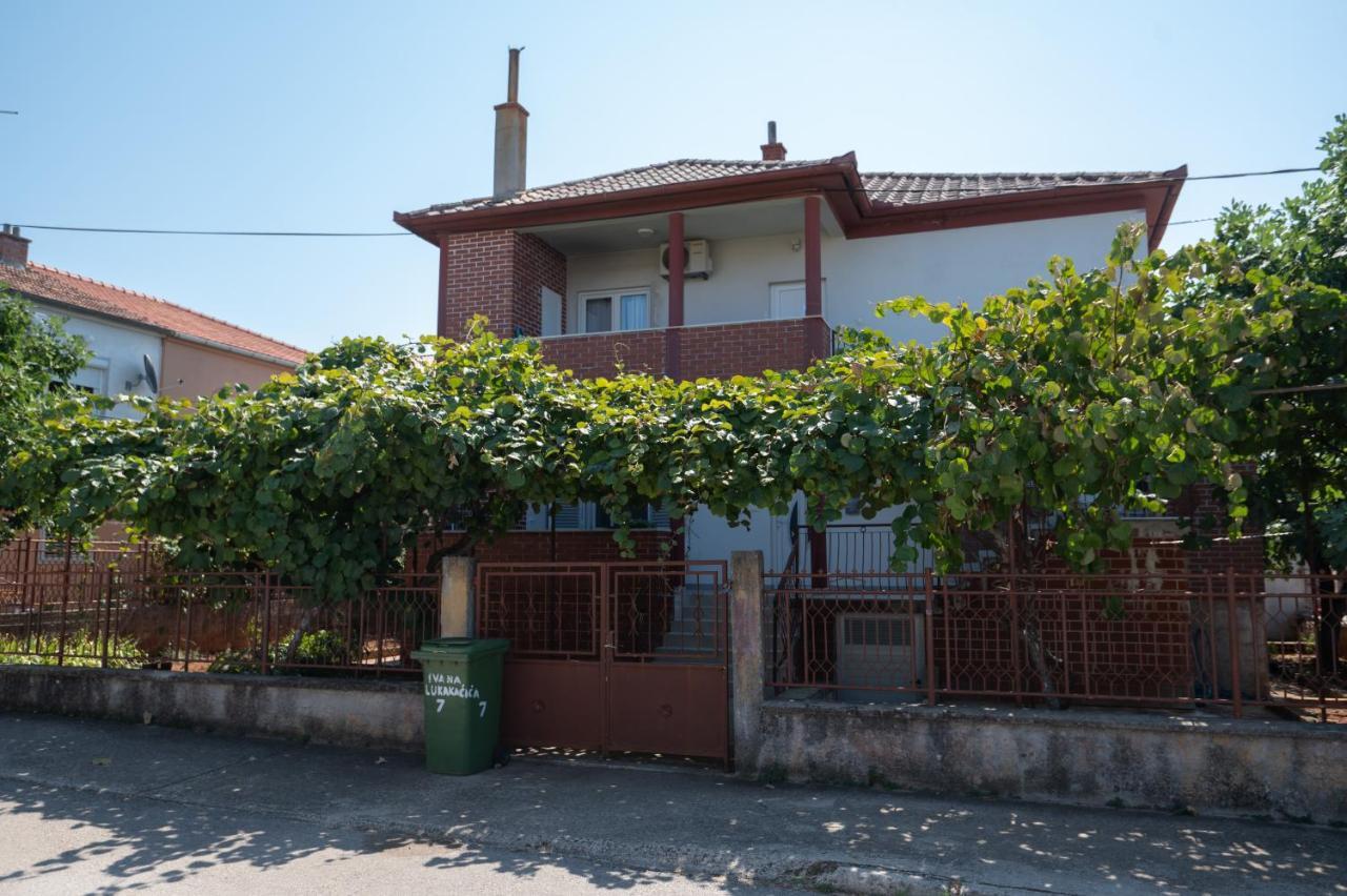 Modern Apartment Edda - Quiet Area - Close To Old Town And Beaches Zara Esterno foto
