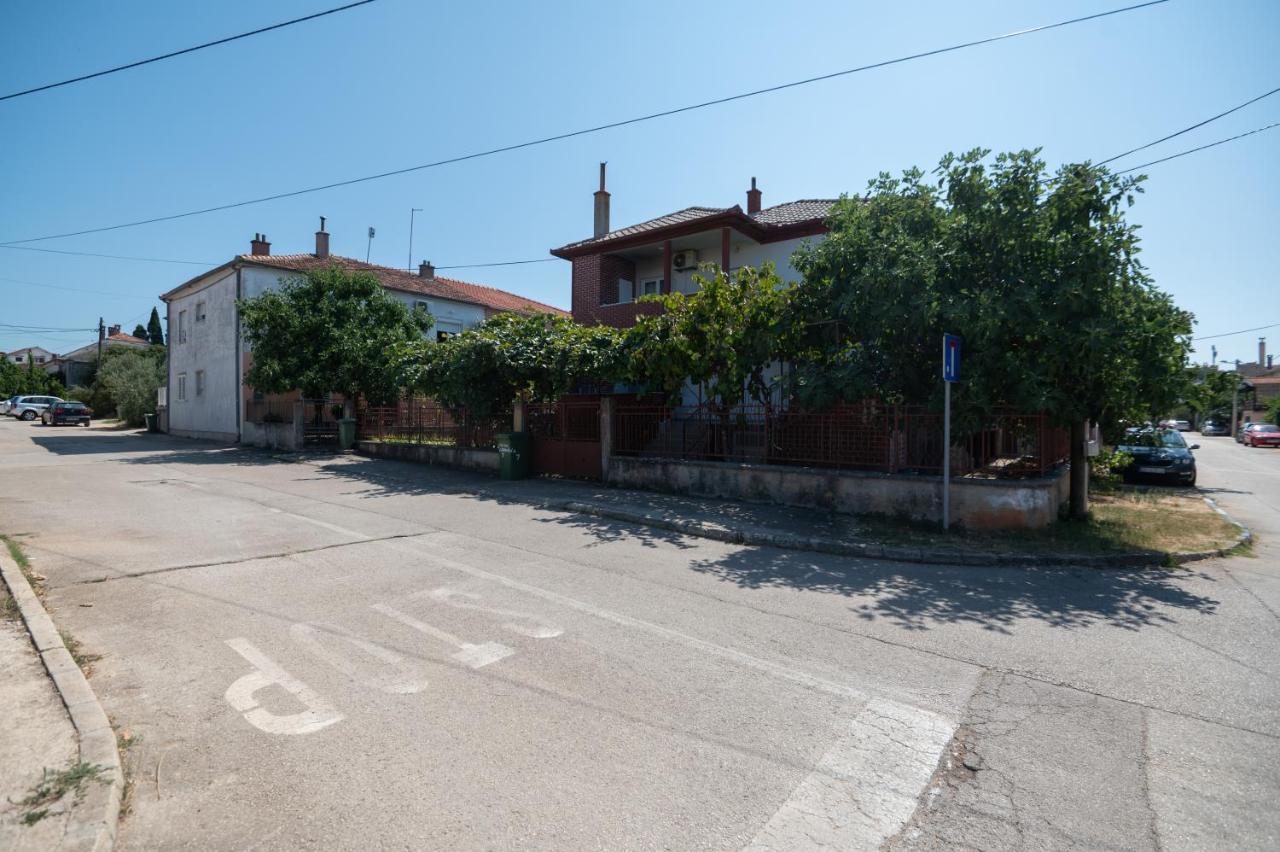 Modern Apartment Edda - Quiet Area - Close To Old Town And Beaches Zara Esterno foto